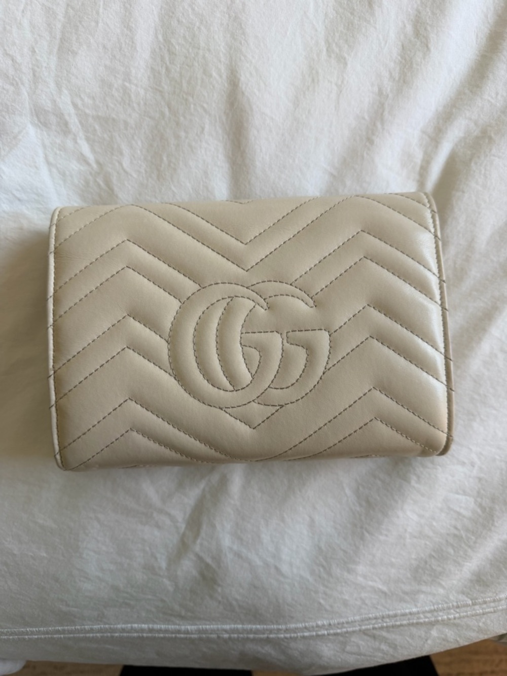 Gucci Marmont Wallet on Chain - Picture 3 of 9